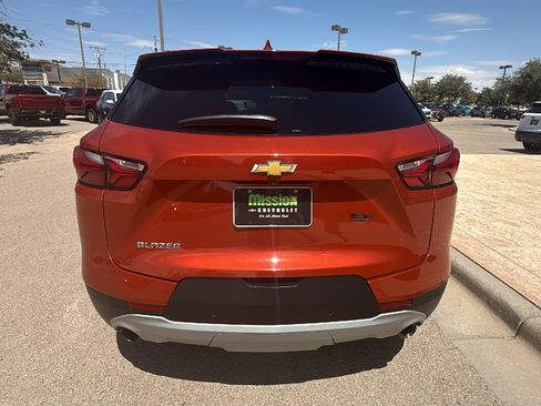 Used 2021 Chevrolet Blazer LT FWD image 6
