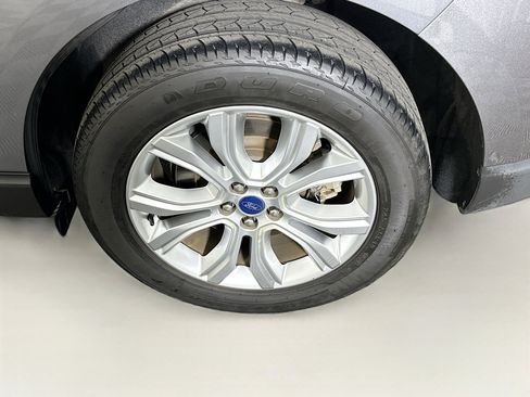 Used 2022 Ford Edge Titanium image 11