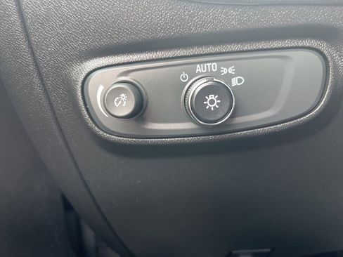 Used 2020 Chevrolet Equinox LS w/ LS Convenience Package image 20