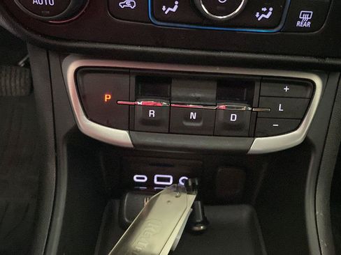 Used 2023 GMC Terrain SLT w/ LPO, Floor Liner Package AWD/4WD image 17