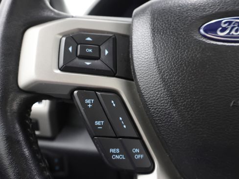 Used 2022 Ford F350 Lariat w/ Black Appearance Package AWD/4WD image 16