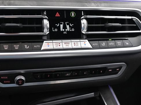 Used 2022 BMW X5 xDrive45e w/ Parking Assistance Package image 27