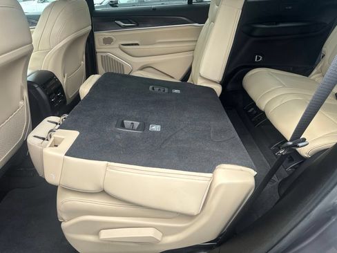 Used 2025 Jeep Grand Cherokee L Limited w/ Luxury Tech Group II AWD/4WD image 25