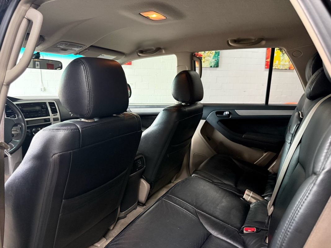 Used 2005 Toyota 4Runner SR5 AWD/4WD image 12