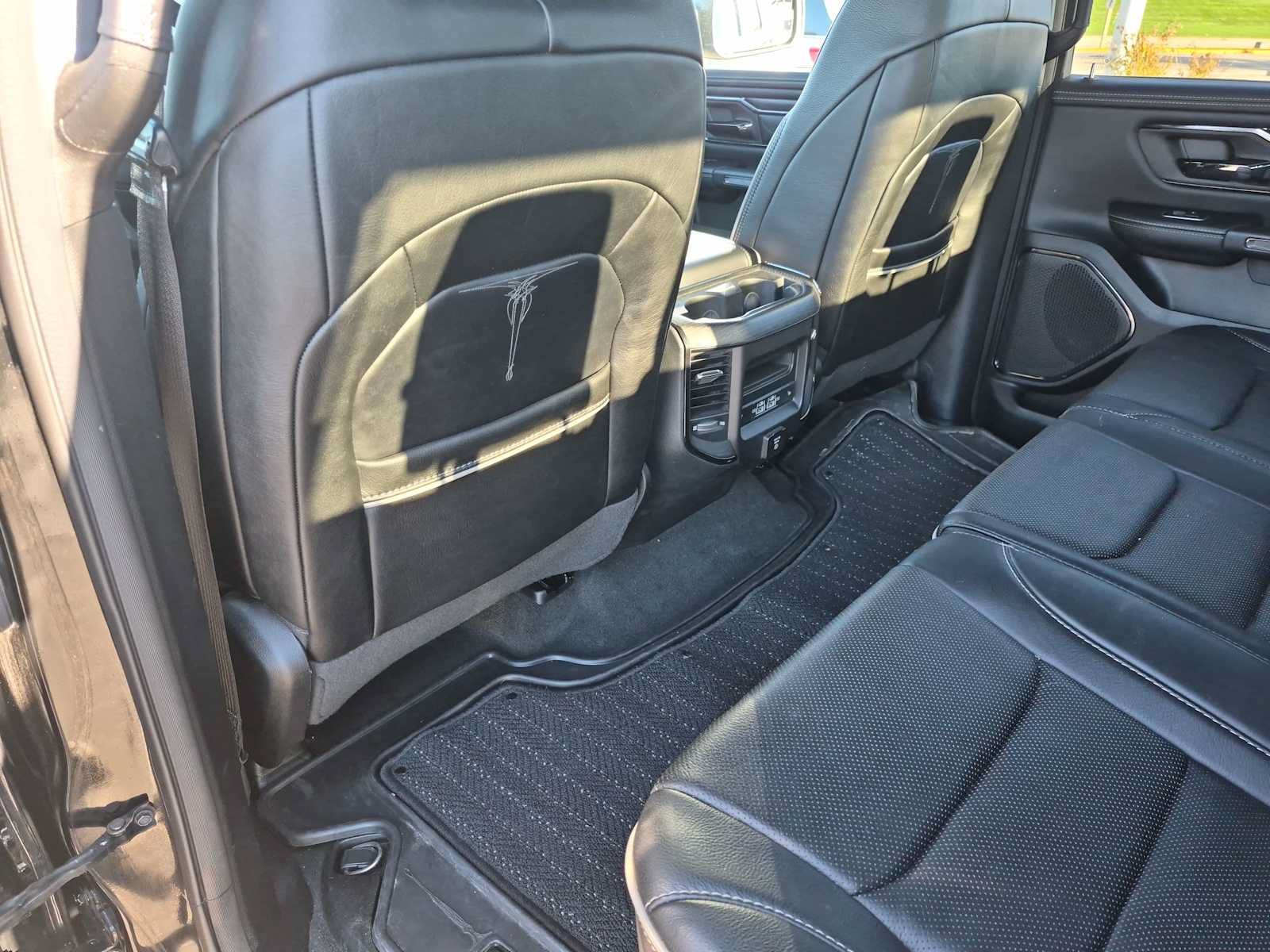 Used 2022 RAM 1500 Limited w/ Body Color Bumper Group AWD/4WD image 17
