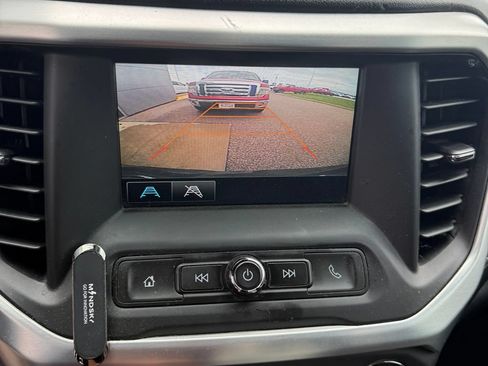 Used 2018 GMC Acadia SLE FWD image 9
