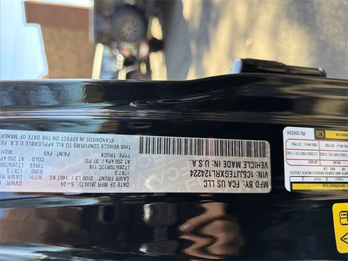 Used 2024 Jeep Gladiator Mojave image 33