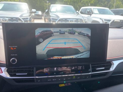 Used 2026 Toyota Sienna XSE FWD image 22