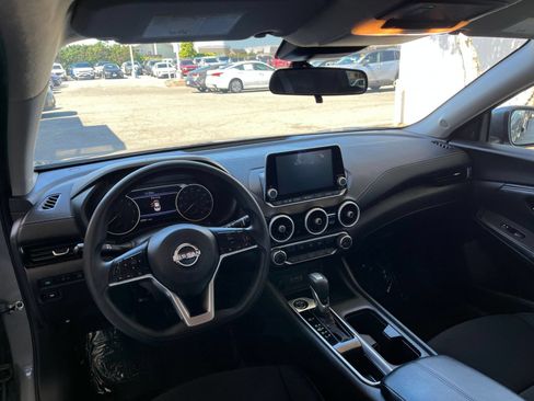 Used 2025 Nissan Sentra SV FWD image 33