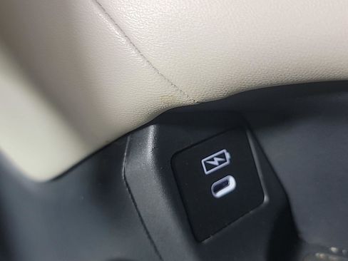 Certified 2024 Honda HR-V LX image 33