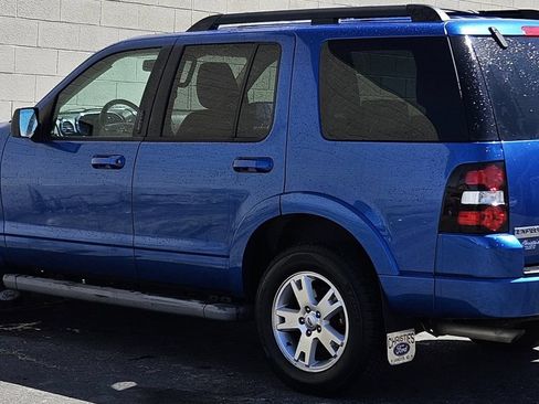 Used 2010 Ford Explorer XLT AWD/4WD image 3