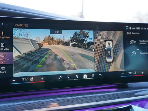 Used 2024 BMW 740i xDrive image 37