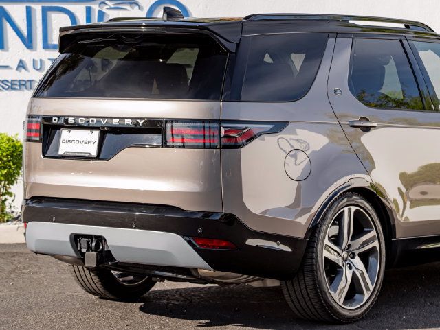 Used 2025 Land Rover Discovery Metropolitan Edition AWD/4WD image 7