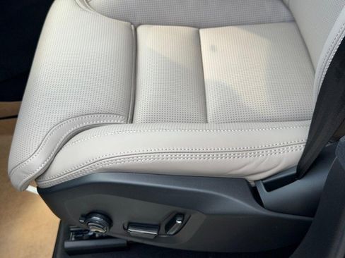 New 2026 Volvo XC90 T8 Ultra w/ Lounge Package AWD/4WD image 17