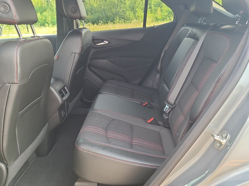 Used 2024 Chevrolet Equinox RS AWD/4WD image 33