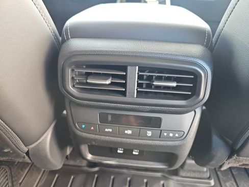 New 2026 Honda Pilot Touring image 13