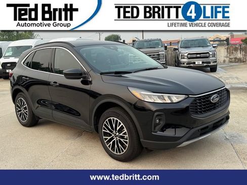 Used 2026 Ford Escape SE w/ Class II Trailer Tow Package FWD image 1