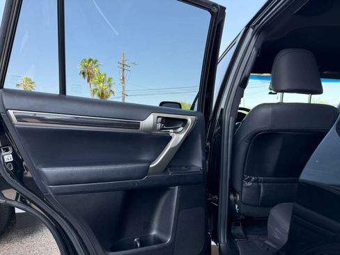 Used 2020 Lexus GX 460 Premium w/ Premium Package AWD/4WD image 29