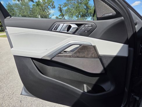 Used 2025 BMW X6 xDrive40i w/ Executive Package image 29