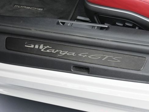 Certified 2022 Porsche 911 Targa 4 GTS AWD/4WD image 17
