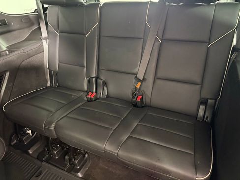 Used 2022 Cadillac Escalade Premium Luxury w/ LPO, Radiant Package AWD/4WD image 9