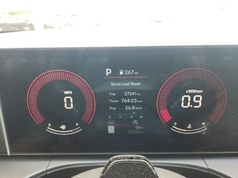 Used 2025 Hyundai Santa Fe SEL FWD image 13