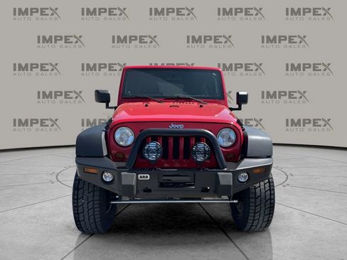 Used 2012 Jeep Wrangler Unlimited Rubicon w/ Connectivity Group AWD/4WD image 8