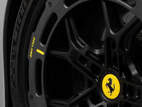 Used 2018 Ferrari 488 Spider image 15