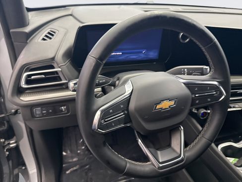 Used 2024 Chevrolet Traverse LS FWD image 12