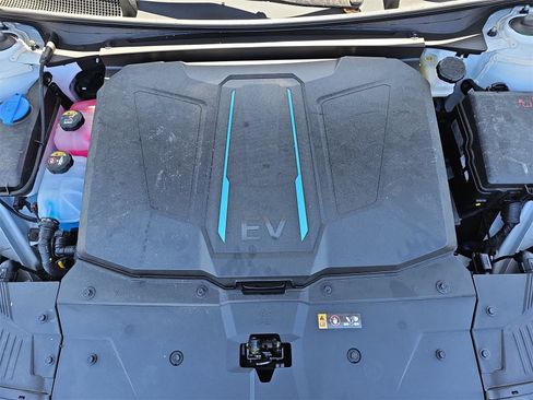 New 2024 Hyundai Ioniq 5 SEL image 32