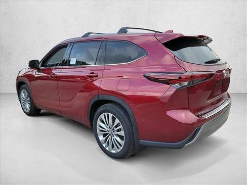 Used 2026 Toyota Highlander Platinum AWD/4WD image 7