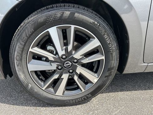 Used 2025 Nissan Versa SV FWD image 32