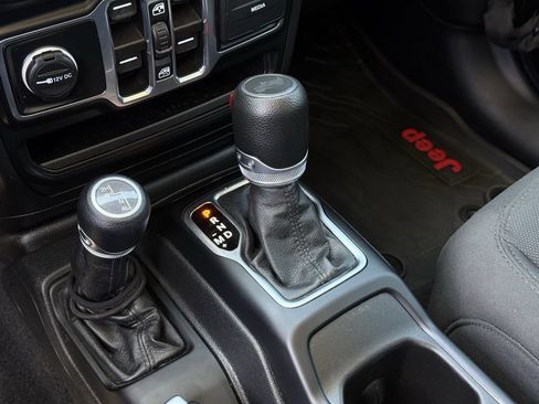 Used 2023 Jeep Wrangler Unlimited Sport AWD/4WD image 19