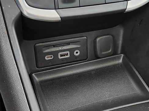 Certified 2022 GMC Terrain SLT w/ Infotainment Package II image 25