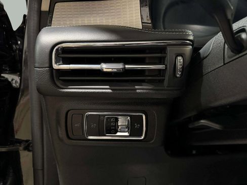 Certified 2023 Lincoln Corsair FWD w/ Rear Removable Package Tray image 10