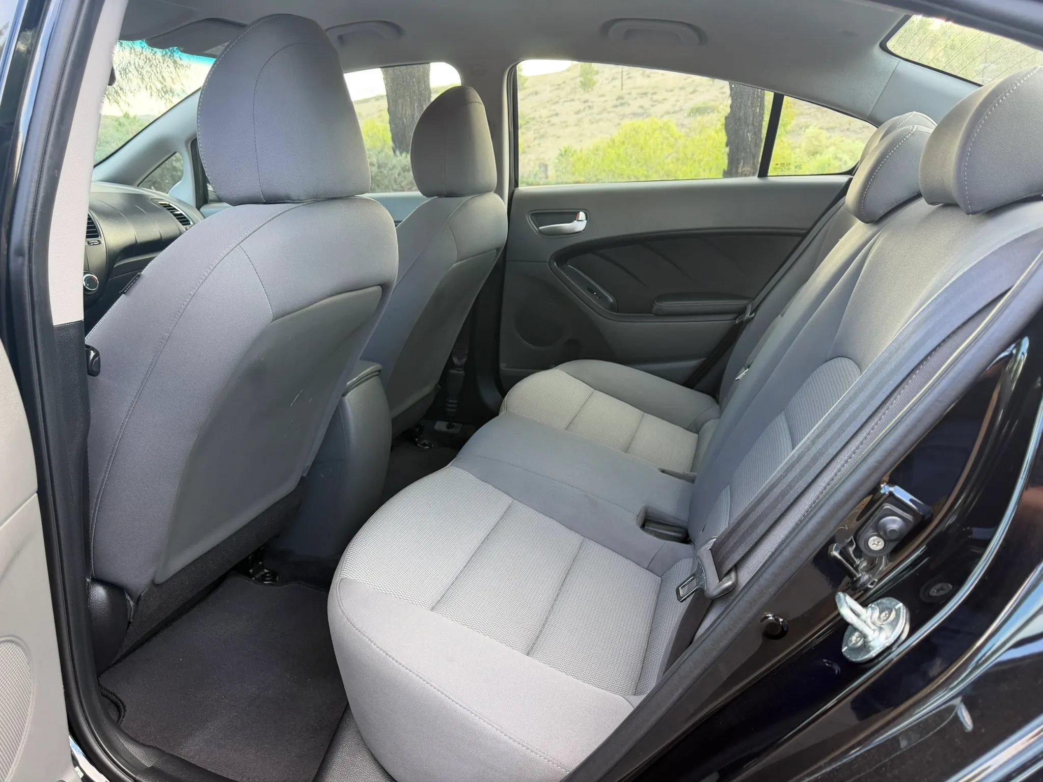 Used 2017 Kia Forte LX FWD image 12