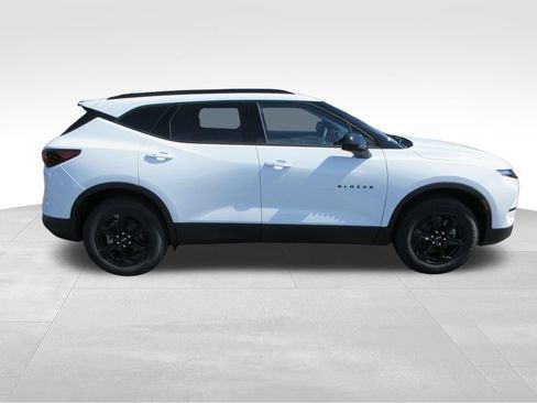 New 2026 Chevrolet Blazer LT w/ Convenience Package FWD image 6
