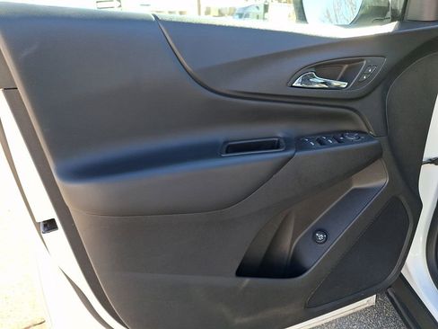 Used 2020 Chevrolet Equinox LT image 15