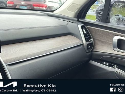 Certified 2022 Kia Sorento SX Prestige AWD/4WD image 22