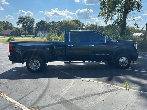 Certified 2022 GMC Sierra 3500 Denali w/ Technology Package AWD/4WD image 7