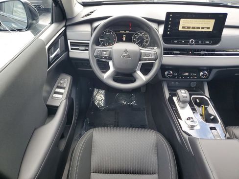 New 2026 Mitsubishi Outlander ES FWD image 14