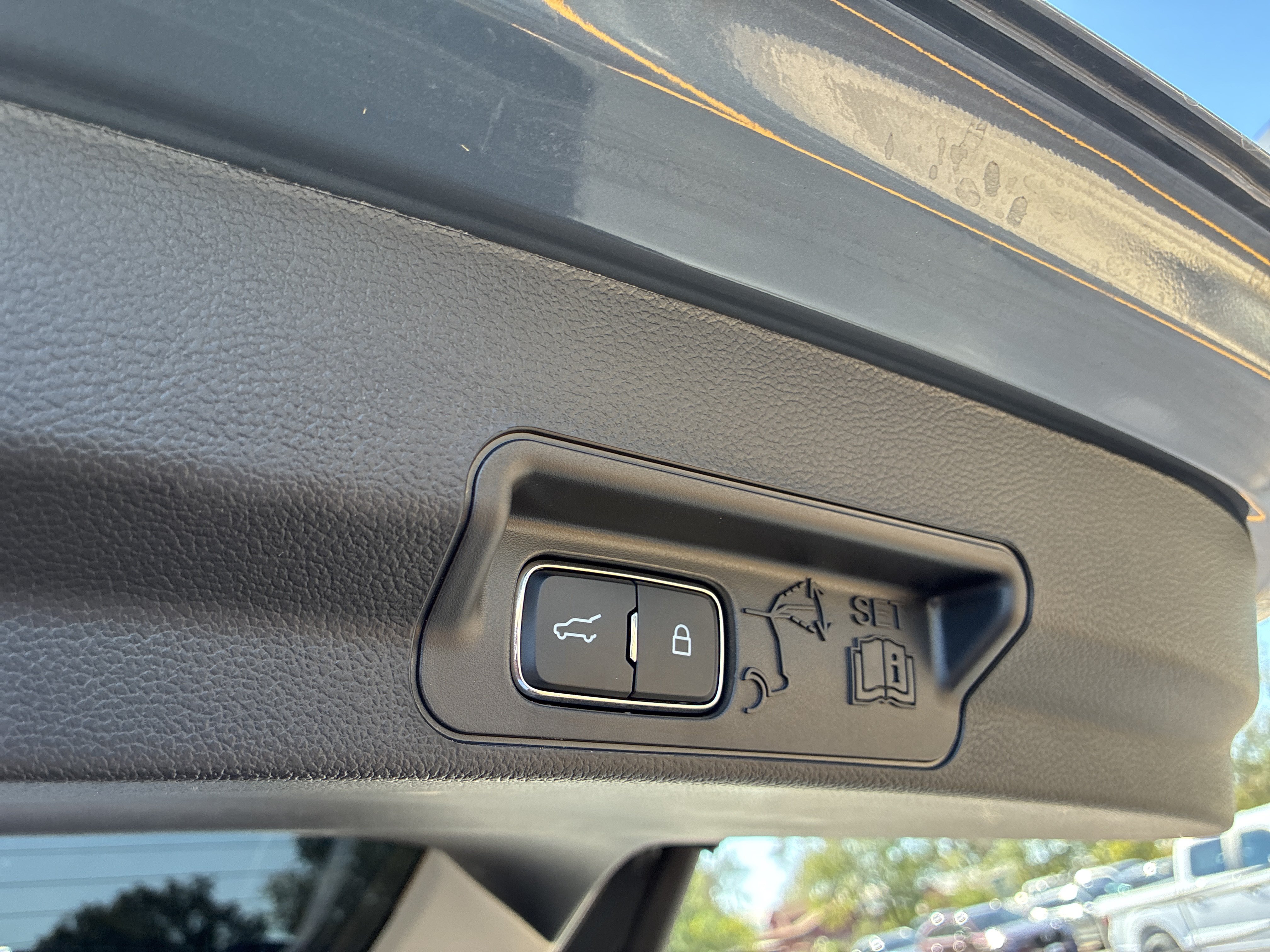 Used 2025 Ford Explorer Active w/ Active Comfort Package RWD image 48