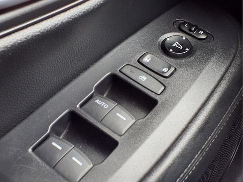 Certified 2024 Honda HR-V LX image 19