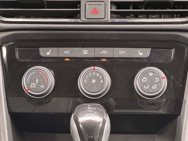 Used 2023 Volkswagen Taos SE FWD image 21