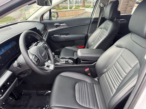 Certified 2025 Kia Sportage SX FWD image 21