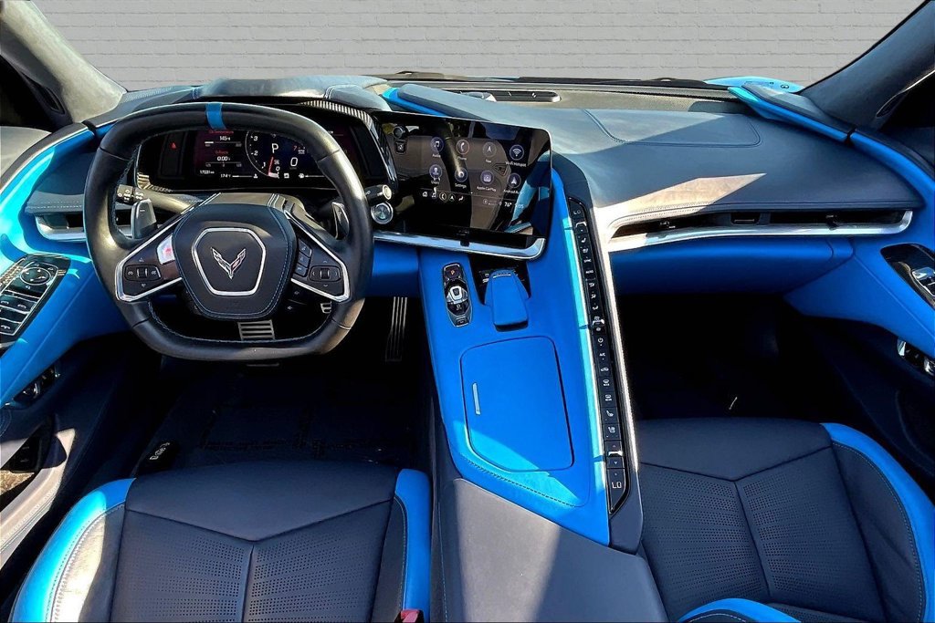 Used 2021 Chevrolet Corvette Stingray Premium Conv w/ Z51 Performance Package RWD image 7