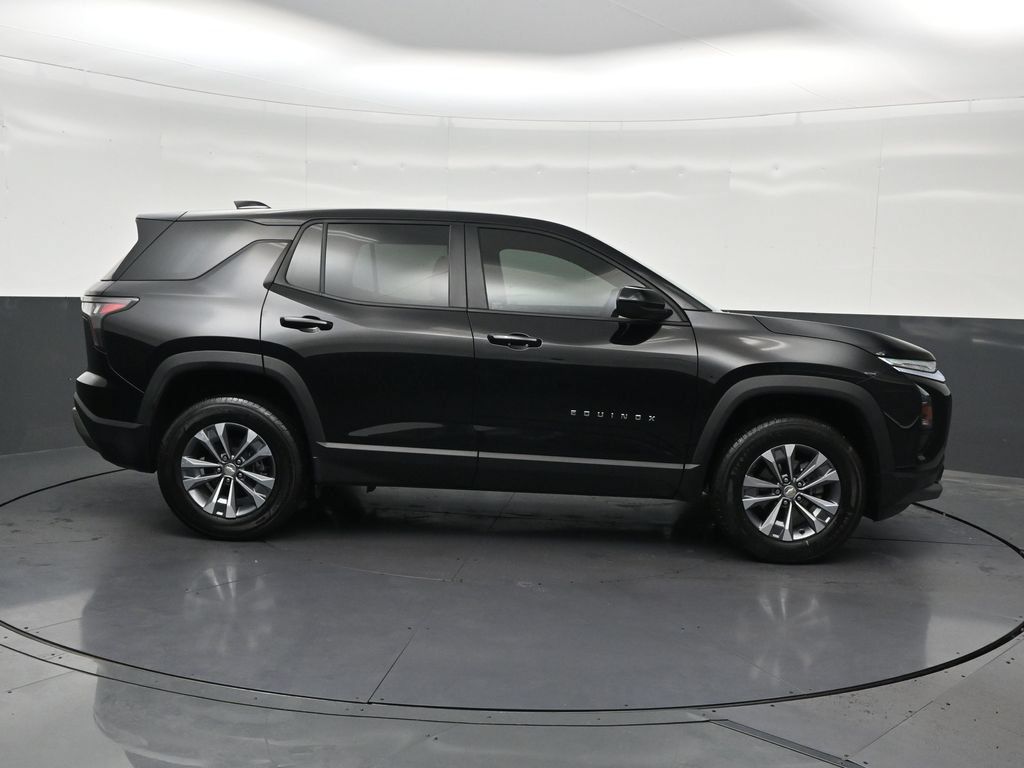 Used 2026 Chevrolet Equinox LT FWD image 7