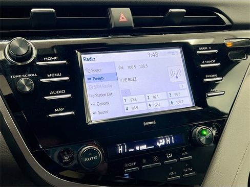 Used 2020 Toyota Camry SE image 9