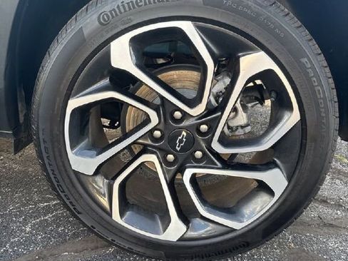 Used 2025 Chevrolet Trax RS image 5