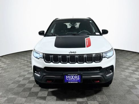 Used 2024 Jeep Compass Trailhawk AWD/4WD image 2